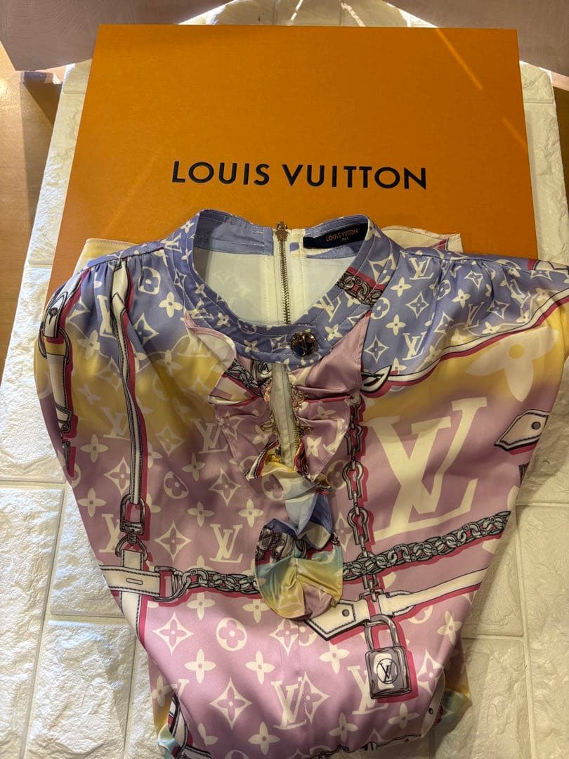 #美品Louis Vuitton フリル付きモノグラムひざ丈ワンピース#L