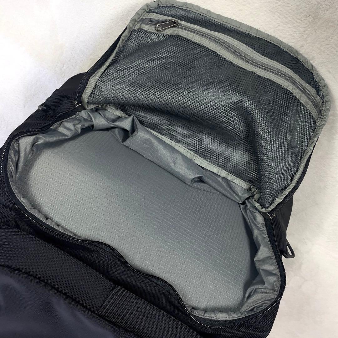 美品 モンベル ウィリーダッフル100 黒 キャスター付きダッフルバッグ 大容量