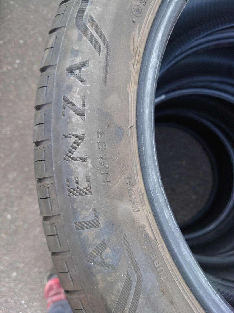 タイヤ　225/50R18 ２本セット