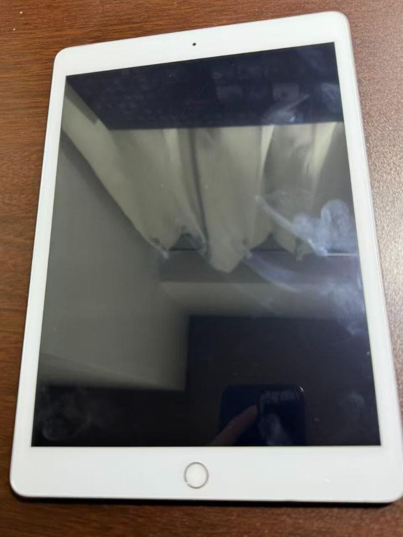 iPad 8世代 128GB Wi-Fi+cellular SIMフリー