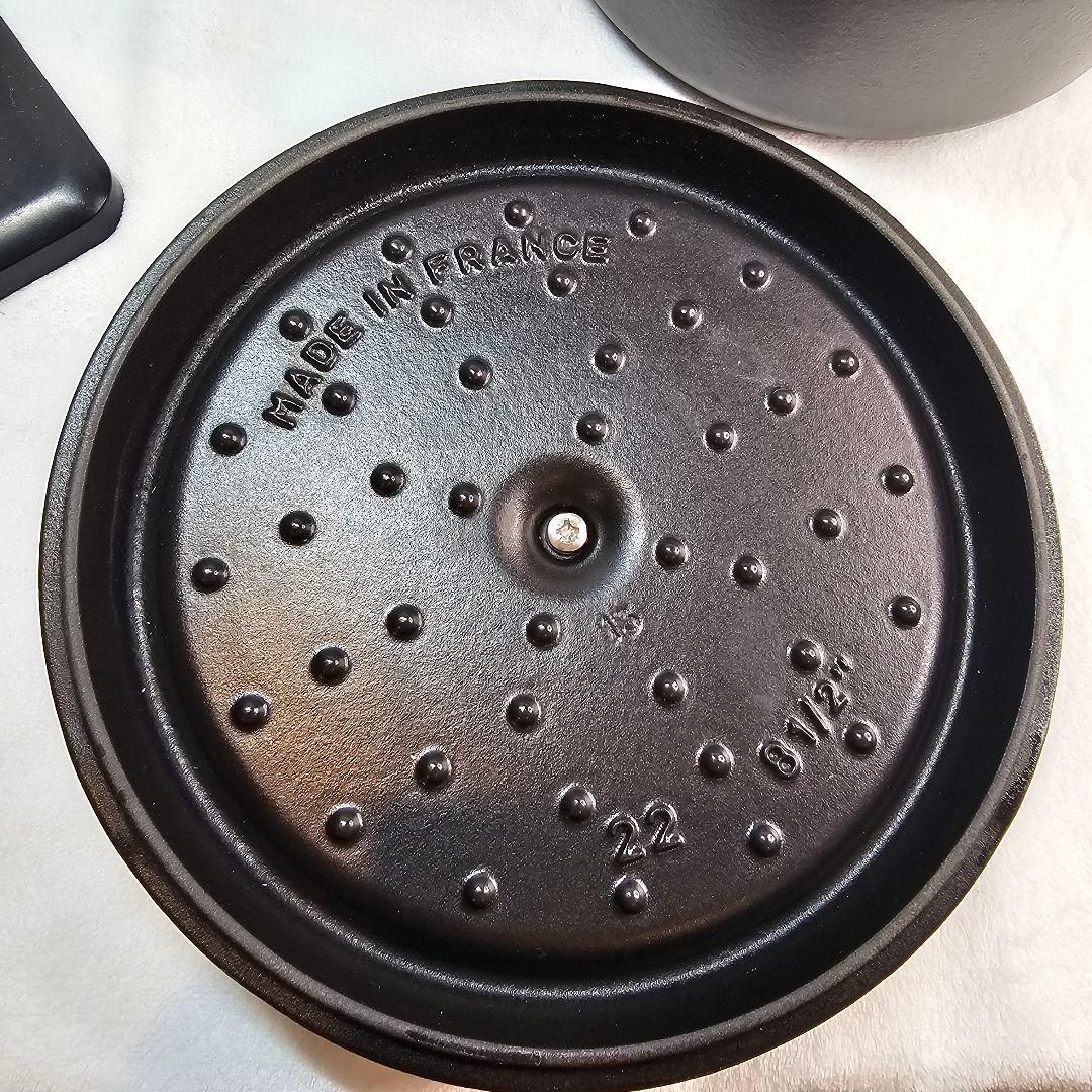 STAUB ストウブ 22cm 鋳物 両手鍋 ピコ・ココット ラウンドブラック