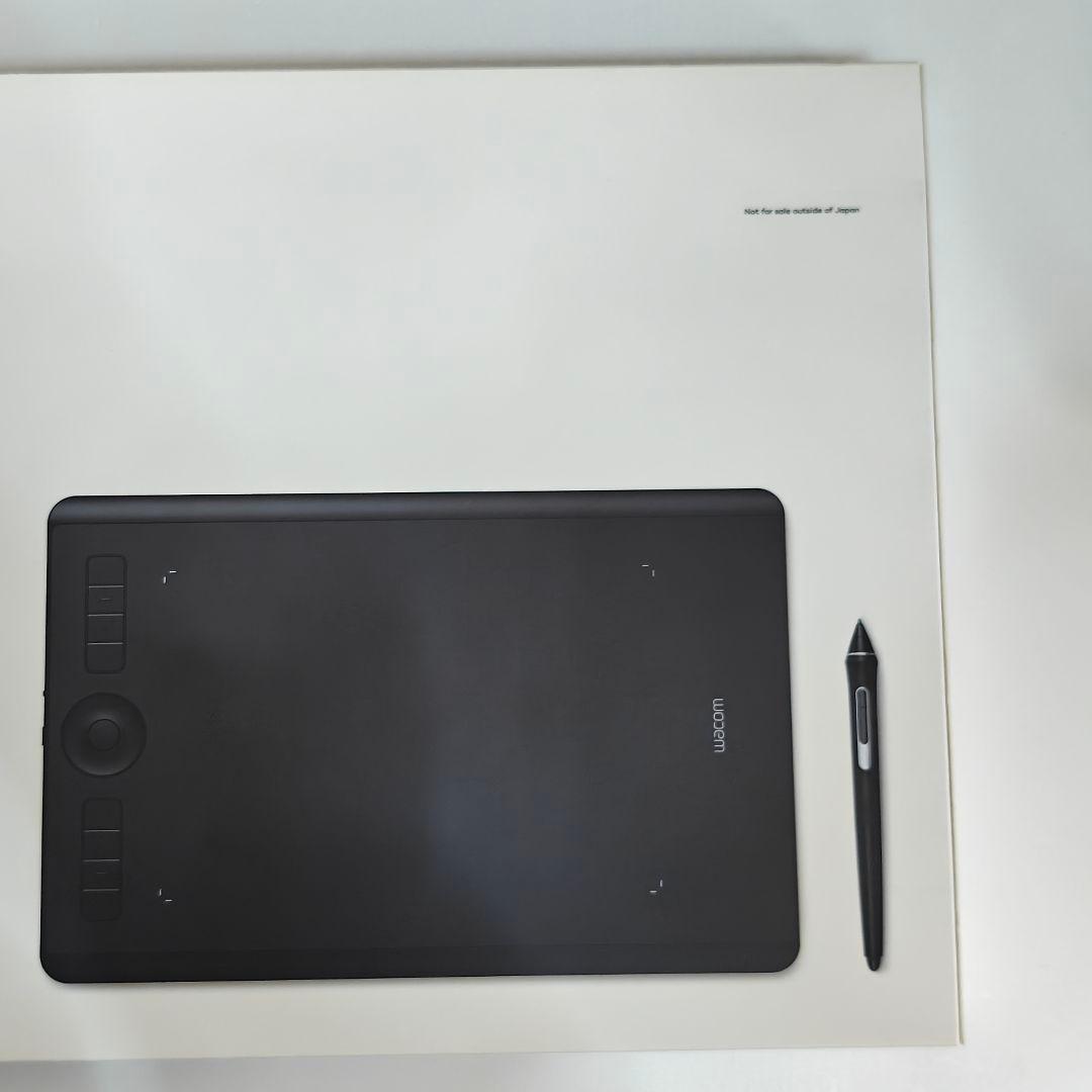 【ケース付き•替芯完備】Wacom Intuos Pro ペンタブレット 本体