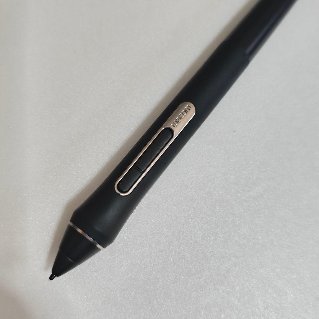 【ケース付き•替芯完備】Wacom Intuos Pro ペンタブレット 本体