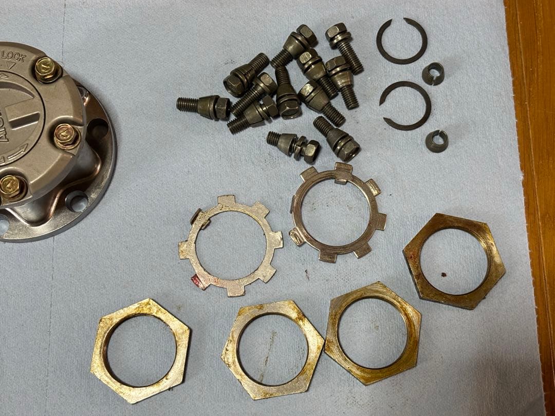 ジムニー JA11V 純正 フロント フリーハブ　左右 美USED品