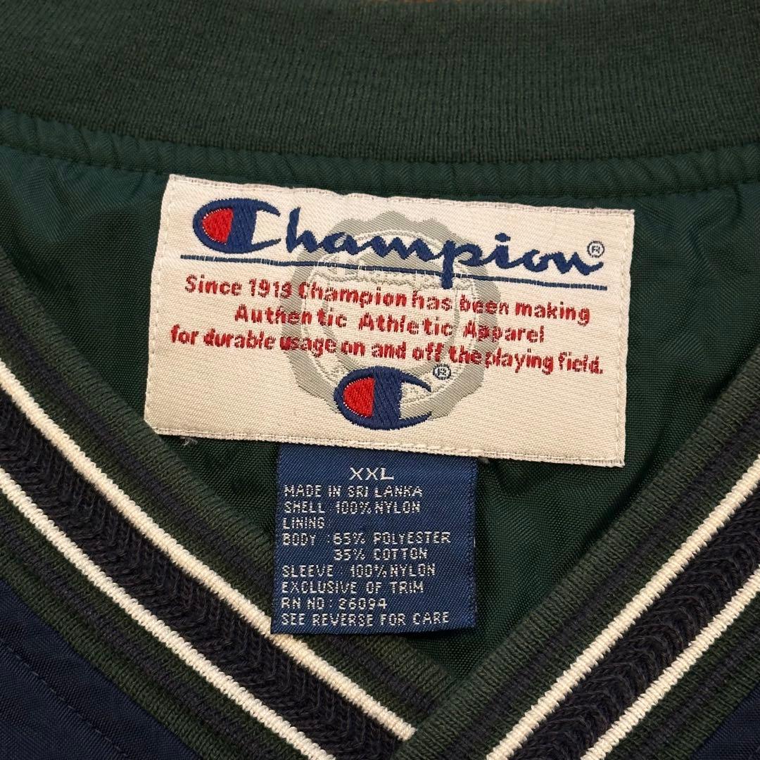 【Champion チャンピオン】ナイロンプルオーバー　90s 刺繍ロゴ