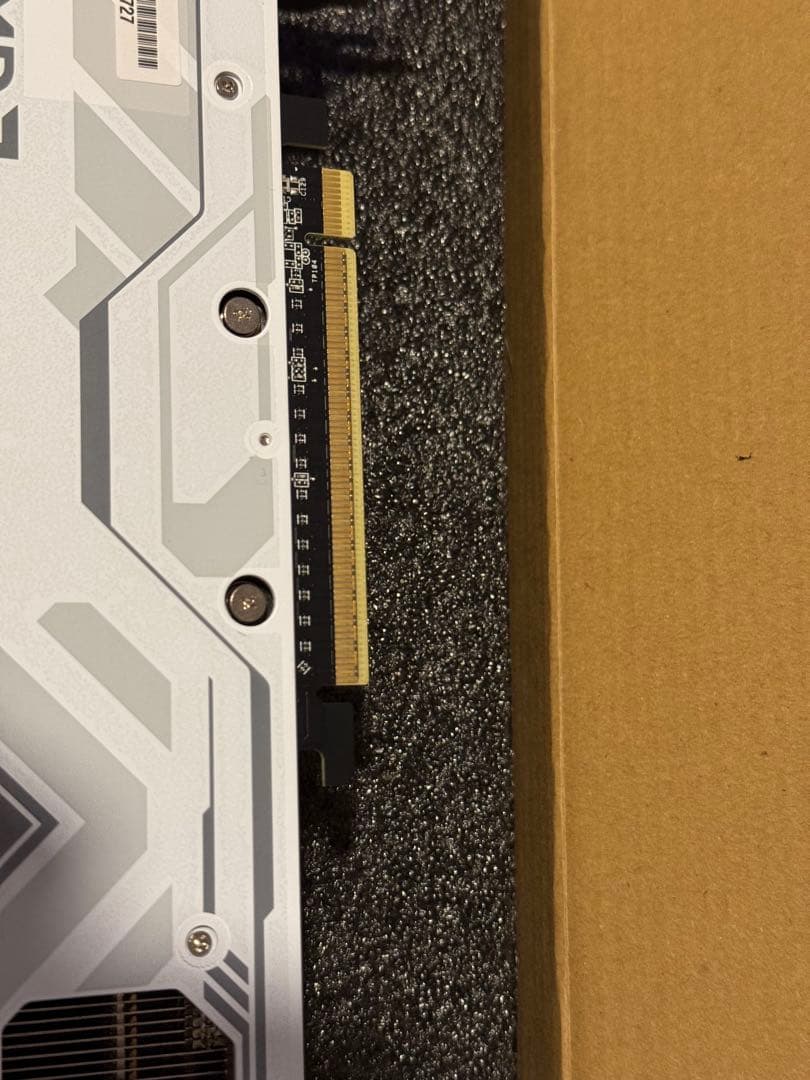 グラフィックボード・グラボ・ビデオカード ASRock Radeon RX 9060 XT 8GB