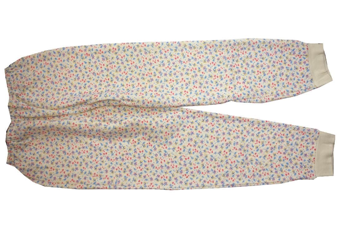 【新品】エルELLE　秋冬物あったかい中わた入り パジャマ（M)