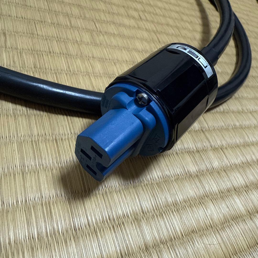 oyaide電源ケーブルBLACK MAMBA-α V2 1.8mオヤイデ