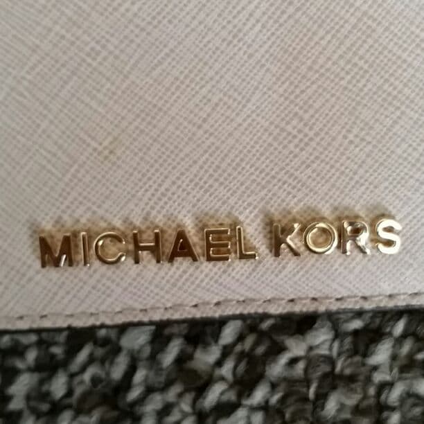 MICHAEL KORS パスケース