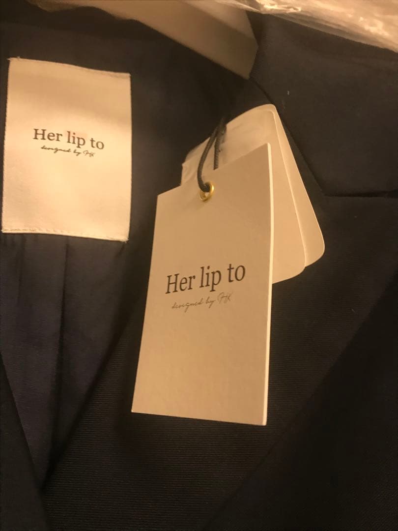 ✨新品未使用　herlipto Trois Gold Button Blazer