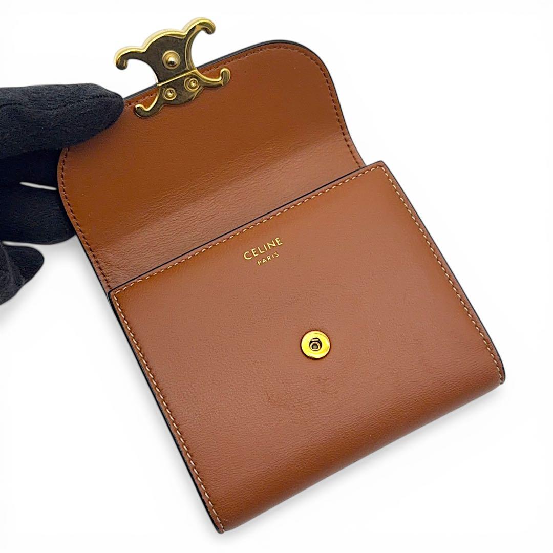 箱付き セリーヌ トリオンフ スモールフラップウォレット ブラウン 折り財布