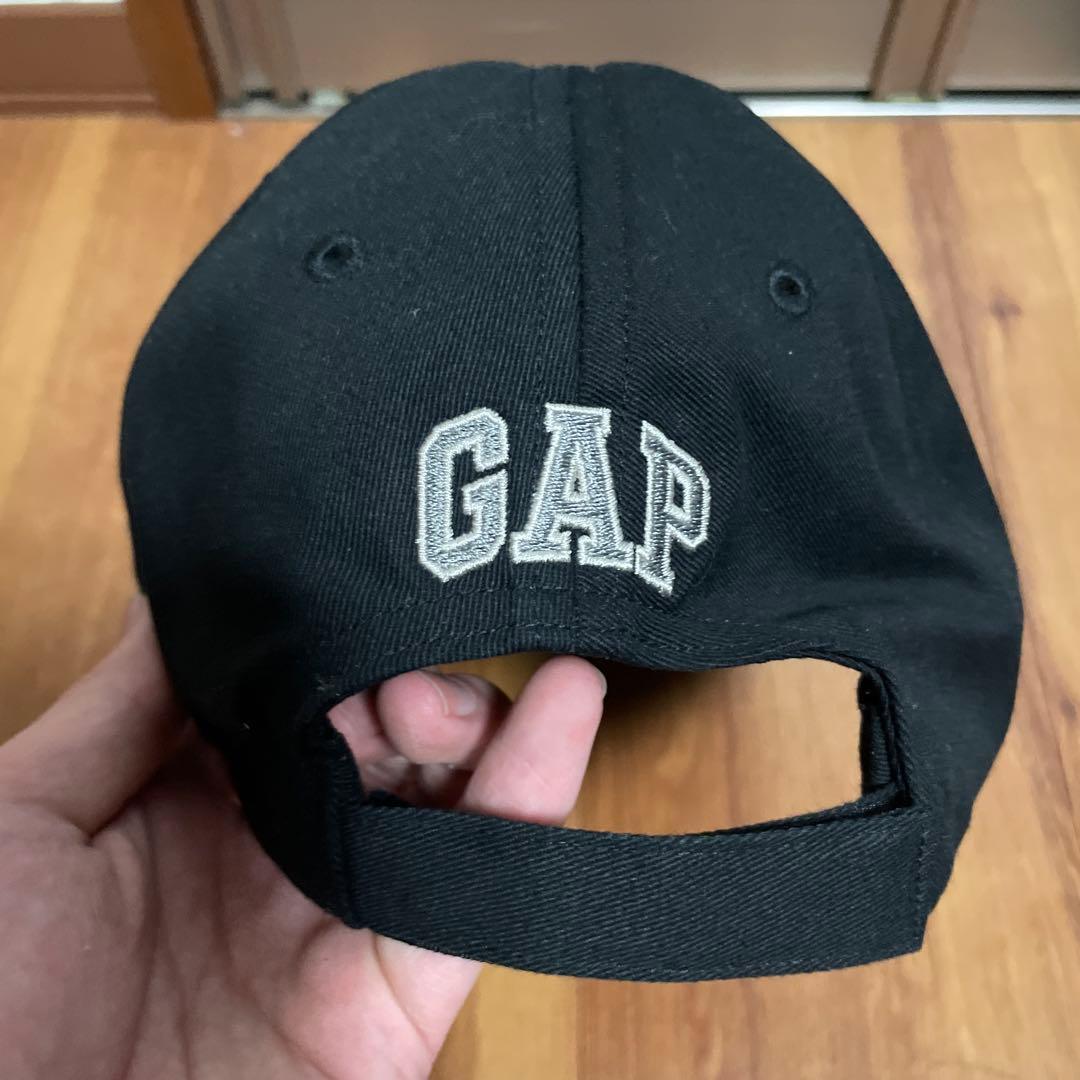 YEEZY × GAP × BALENCIAGA キャップ フレームデザイン