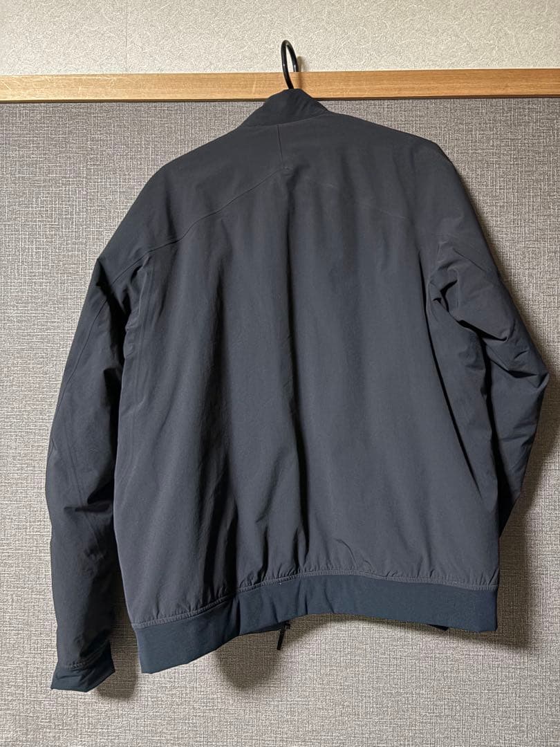 アークテリクスヴェイランス Diode Insulated Bomber