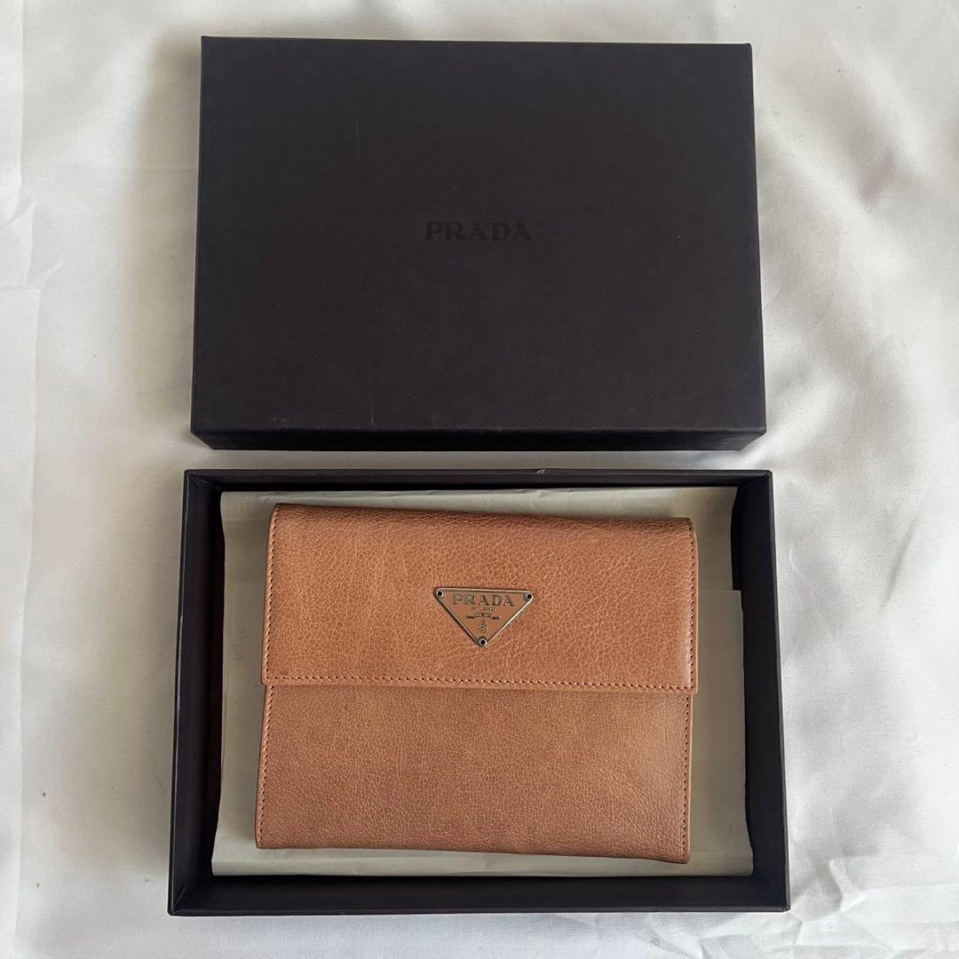 未使用級✨　PRADA 折り財布　財布　レザー　　ブラウンベージュ系