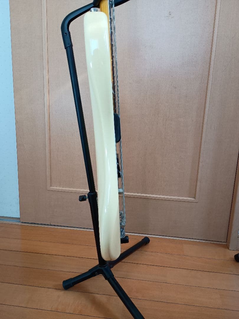 Fender Precision Bass アイボリー