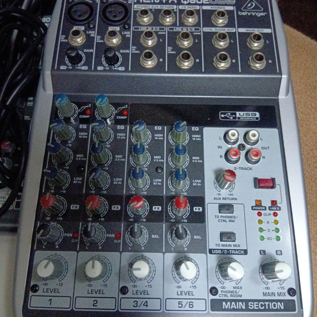 Behringer XENYX Q802USB アナログミキサー