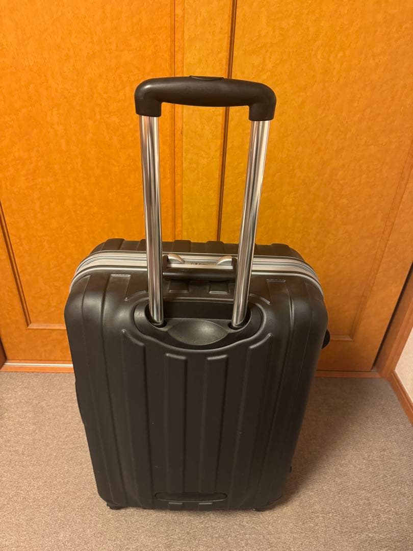 大型ハードシェルキャリーケース　旅行用品