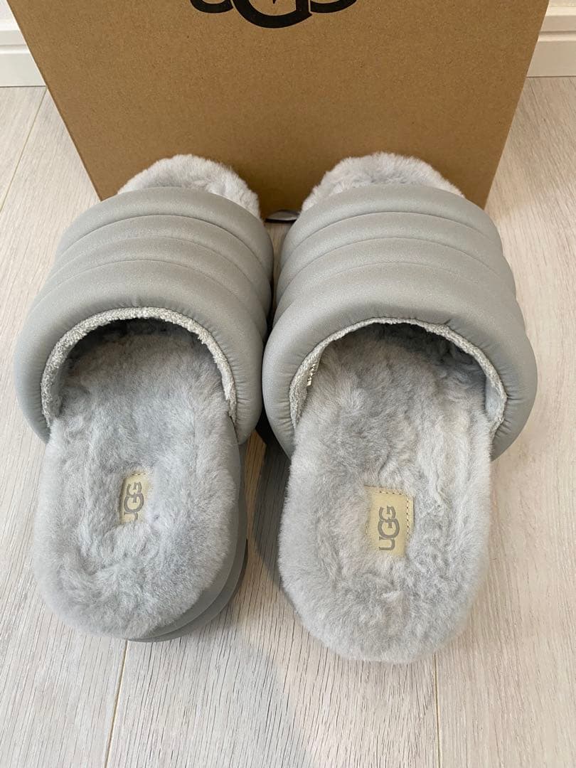 UGG グレー ダウン ムートンサンダル