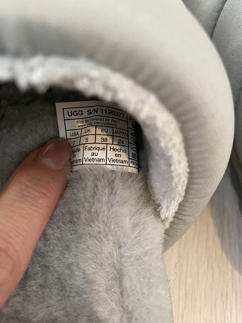 UGG グレー ダウン ムートンサンダル