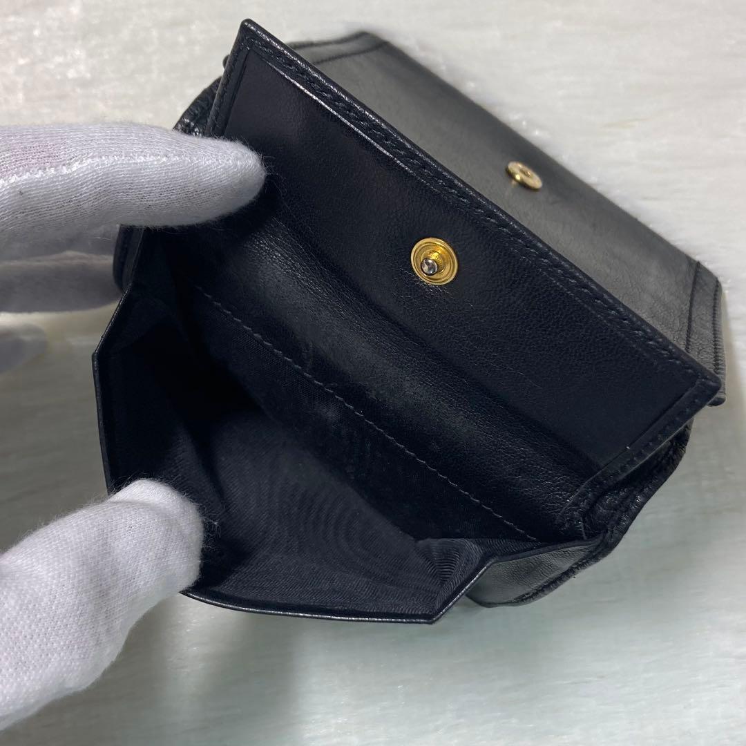 早い者勝ち　PRADA プラダ　二つ折り　三つ折り　財布　コンパクト　黒　レザー
