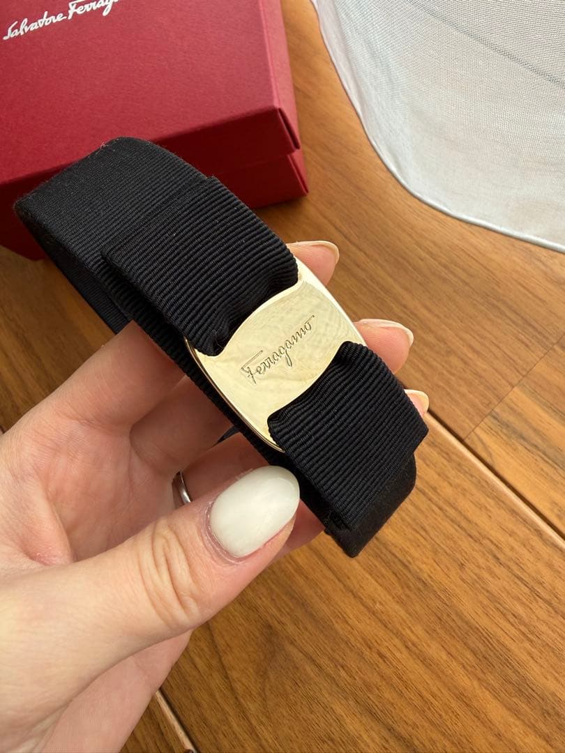 Salvatore Ferragamo フェラガモカチューシャ　箱付