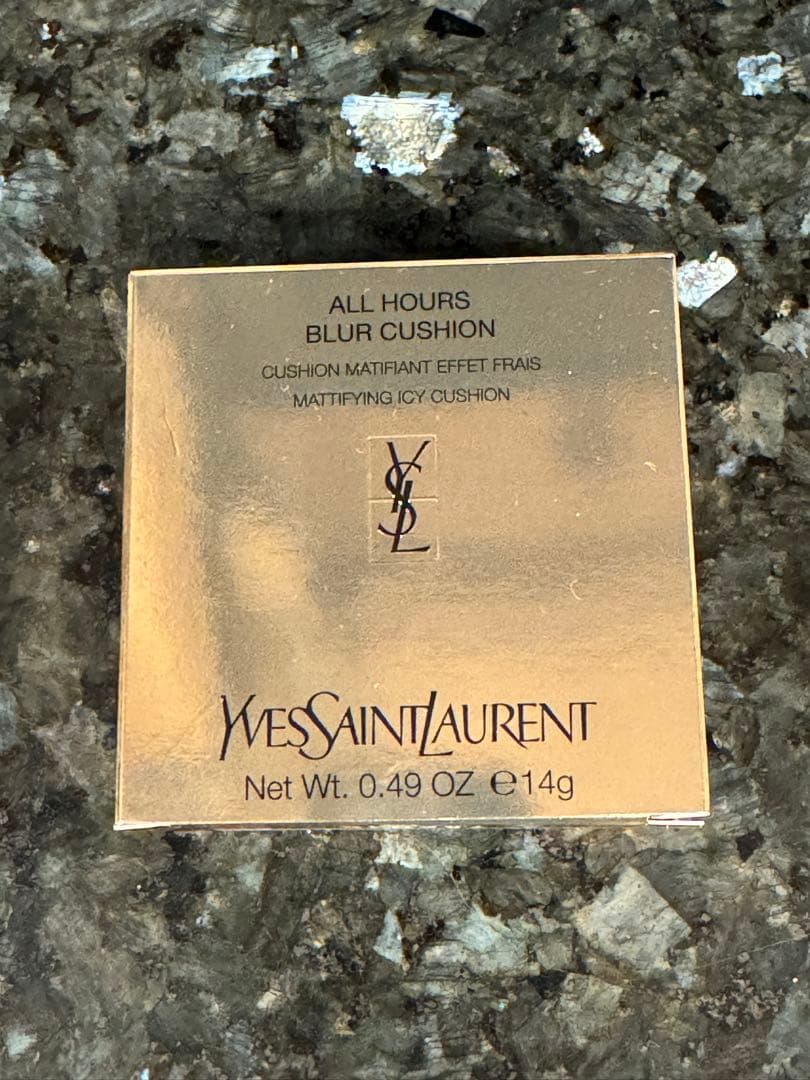 YSL イヴサンローラン オールアワーズ ブラークッション限定品【新品未開封】