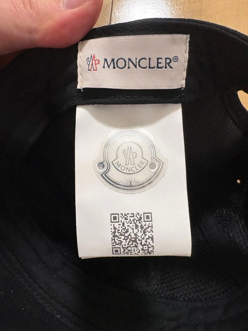 美品 国内正規 MONCLER ブラック キャップ
