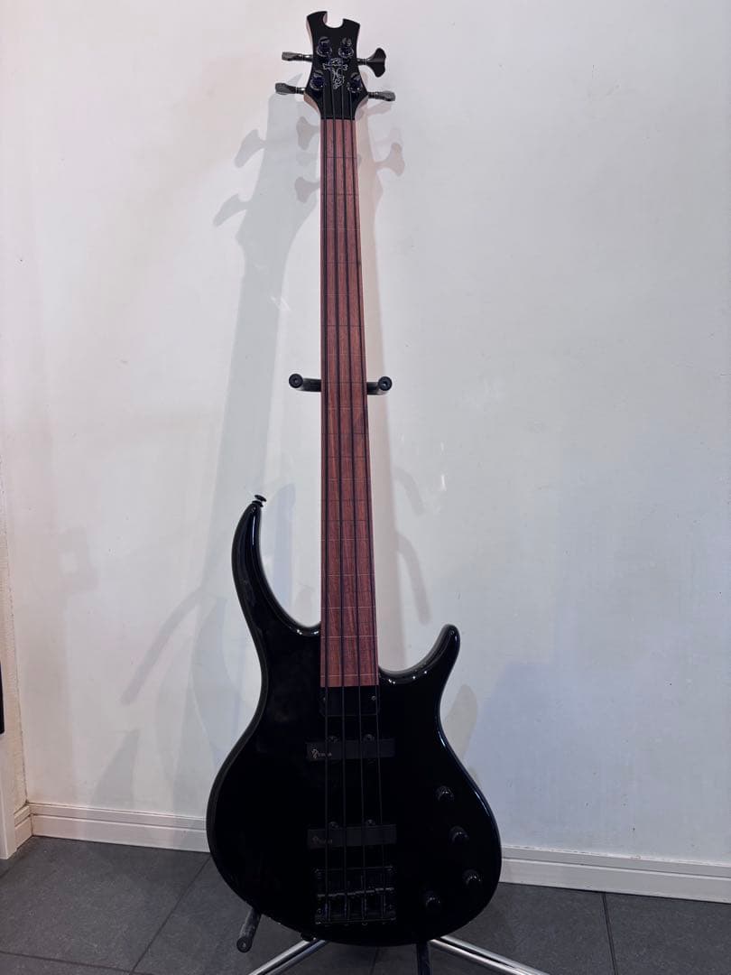 Epiphone Toby by Tobias フレットレスベース　弦なし