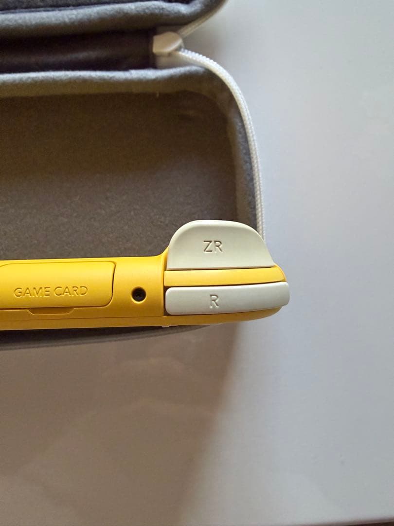 Nintendo Switch Lite イエロー 本体とケース付き