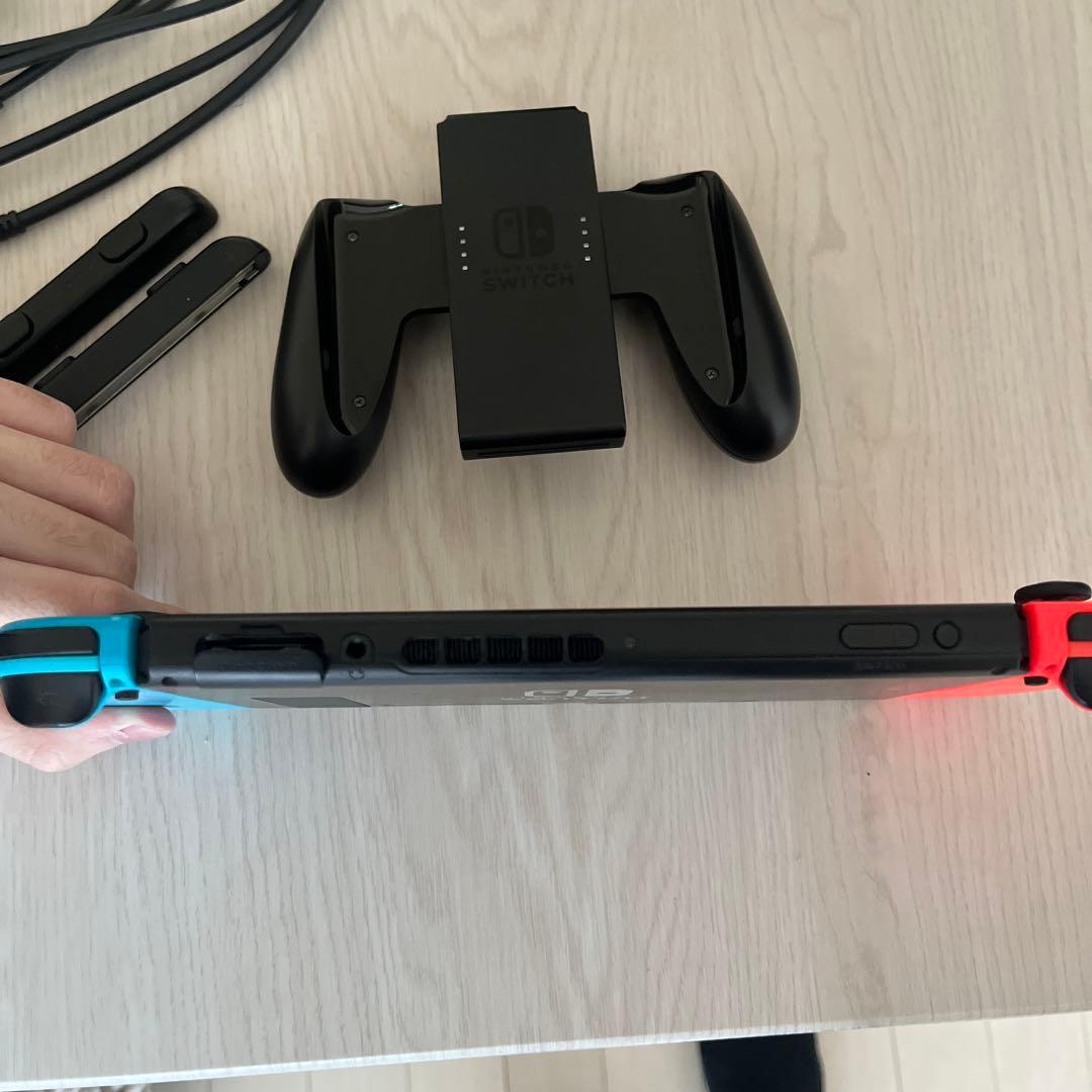 【美品】Nintendo Switch標準モデル付属品完備