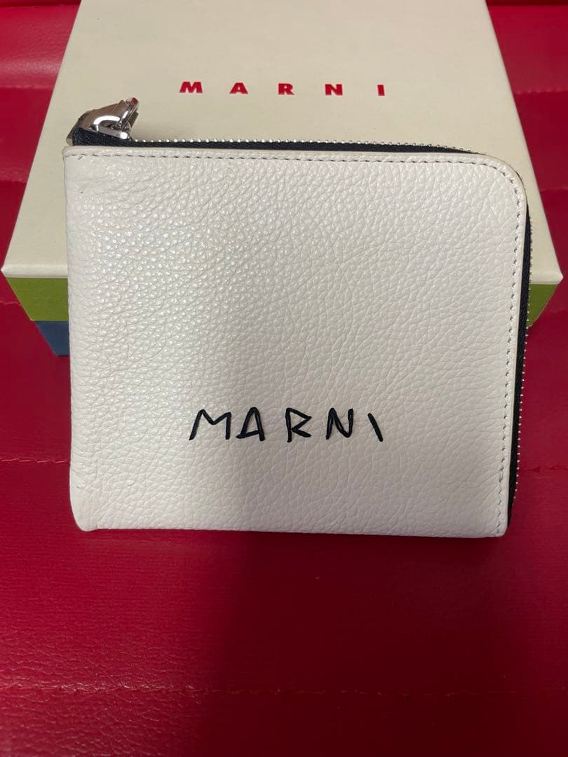 MARNI ホワイトレザー L字ジップコンパクトウォレット