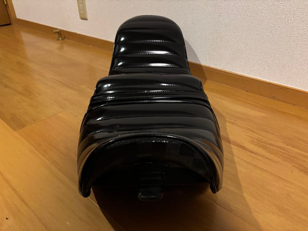 ゼファーχ ちょび三段シート エナメル 最終値下げ
