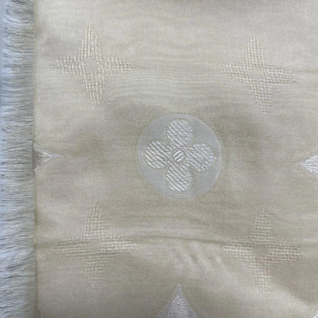 LOUIS VUITTON シルクストール クリーム色