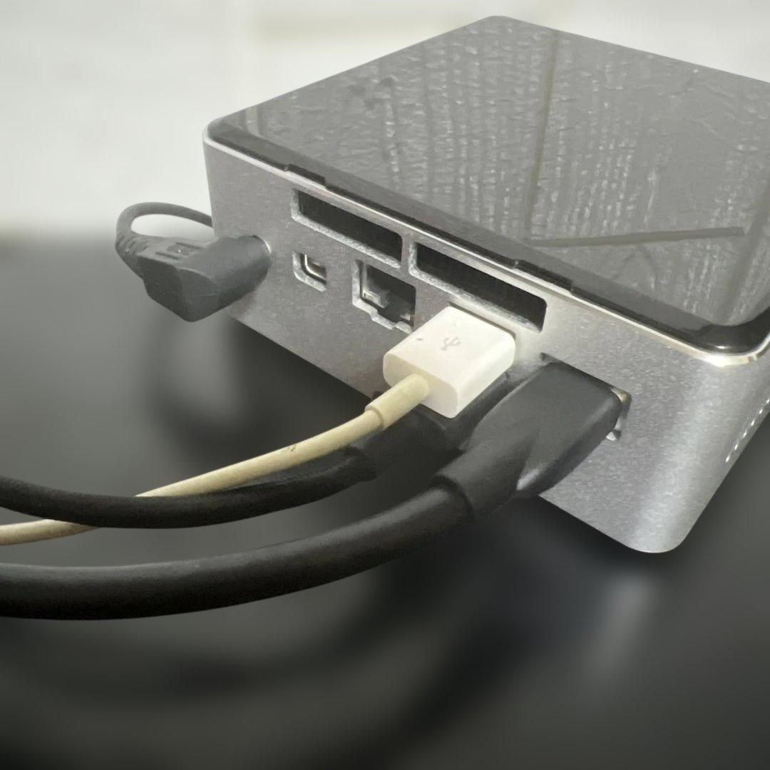 Windowsデスクトップ INTEL NUC5i3RYH core i3-5010U cpu2.10GHz