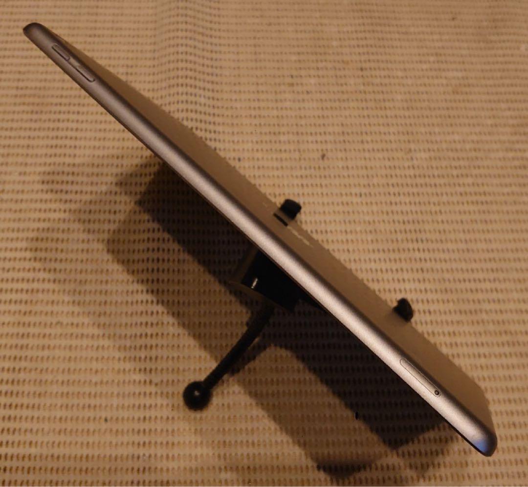 完動品SIMフリー液晶無傷iPad第6世代(A1954)本体32GB 7JF88