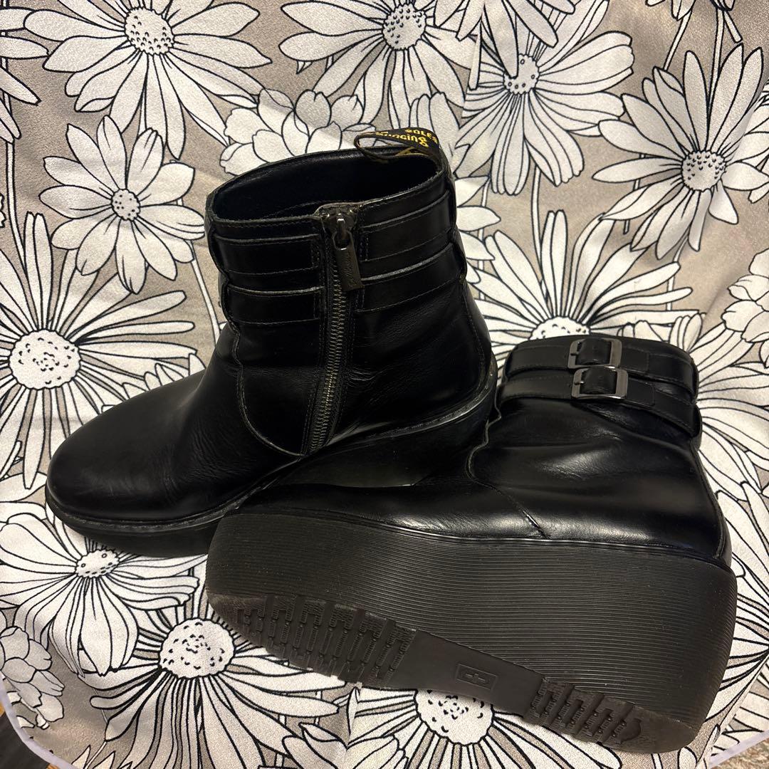 Dr. Martens ブラックウェッジ38