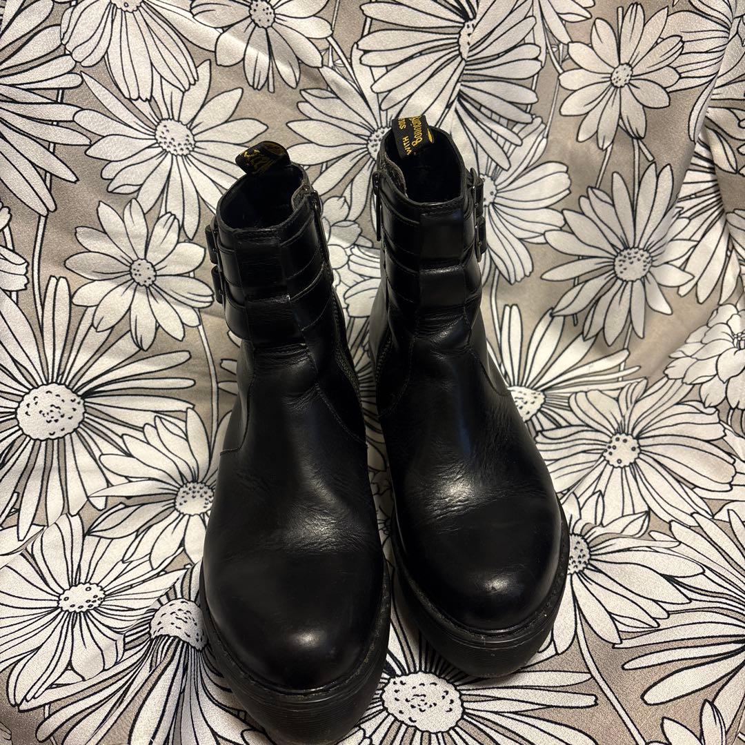 Dr. Martens ブラックウェッジ38