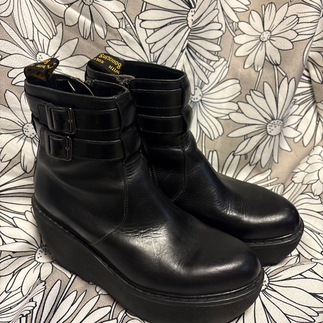 Dr. Martens ブラックウェッジ38