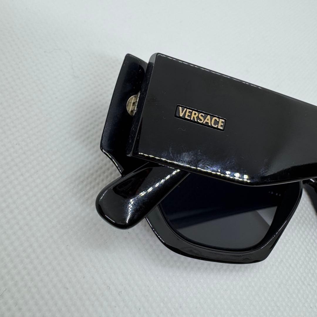 美品 VERSACE ヴェルサーチ サングラス ブラック ロゴ ケース付