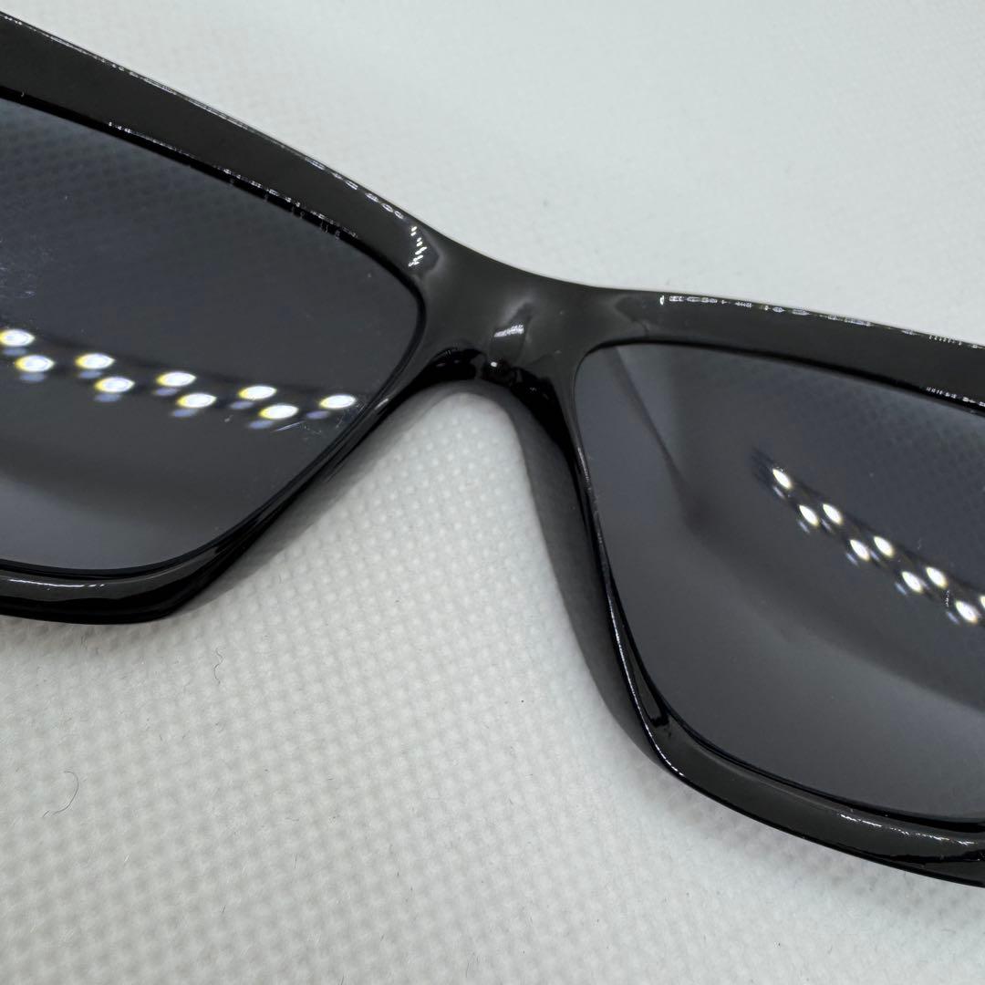 美品 VERSACE ヴェルサーチ サングラス ブラック ロゴ ケース付