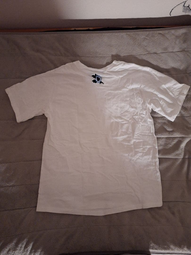 GUCCI ホワイト Tシャツ ロゴ入り