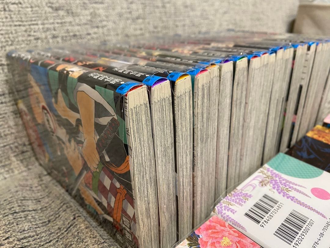 鬼滅の刃 1〜23全巻セット＋公式ファンブック＋小説2冊＋無限列車入場特典