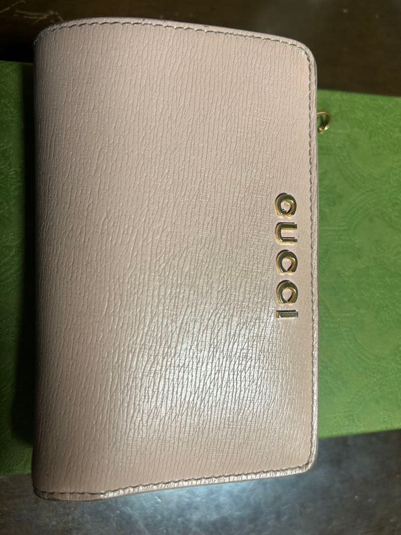 GUCCI ピンクレディース　二つ折り財布