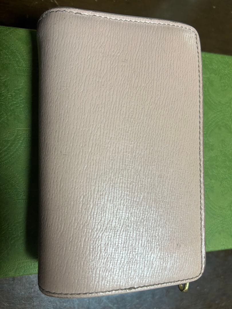 GUCCI ピンクレディース　二つ折り財布