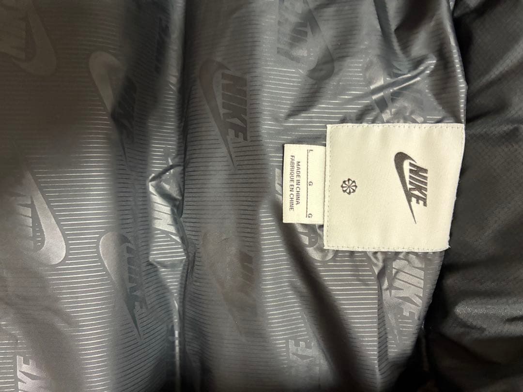 Nike ブラック ダウンベスト