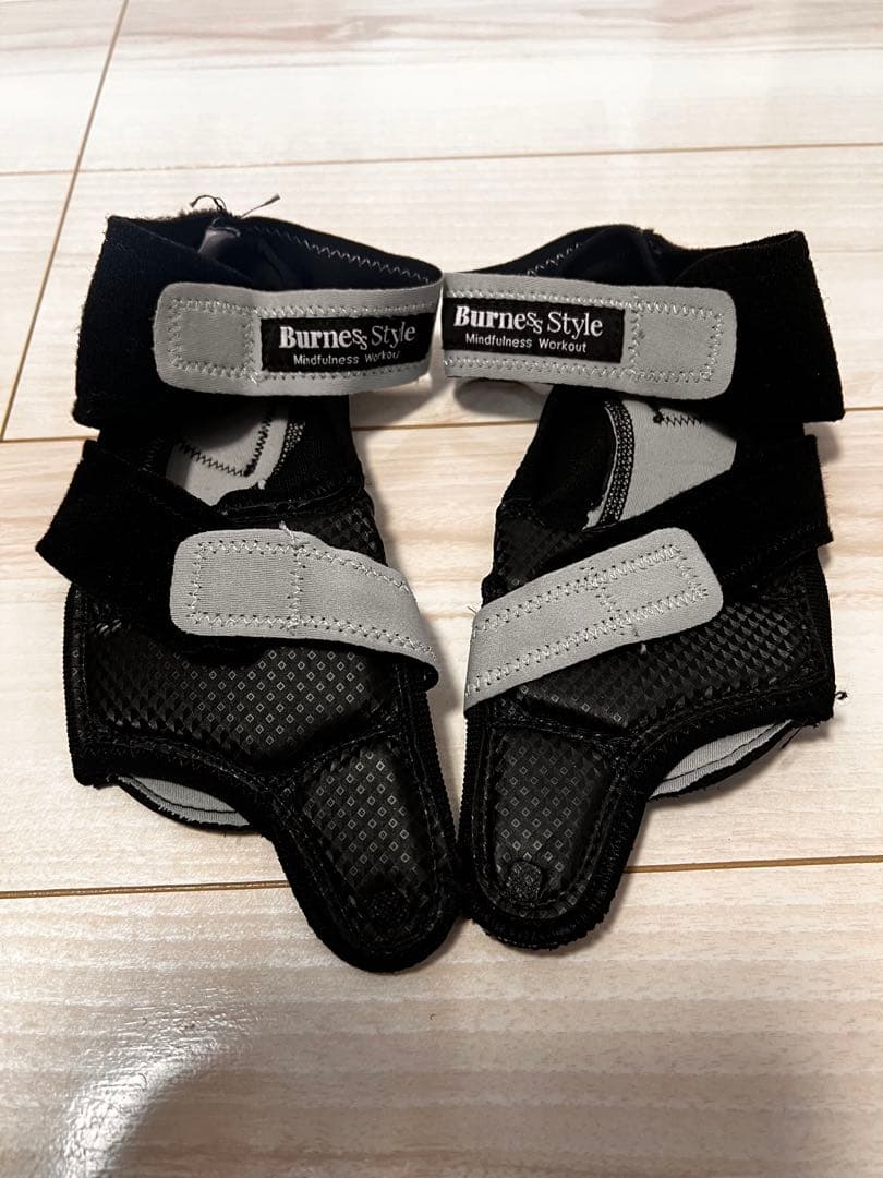 Burnes Style トレーニンググローブ/シューズ（S size）