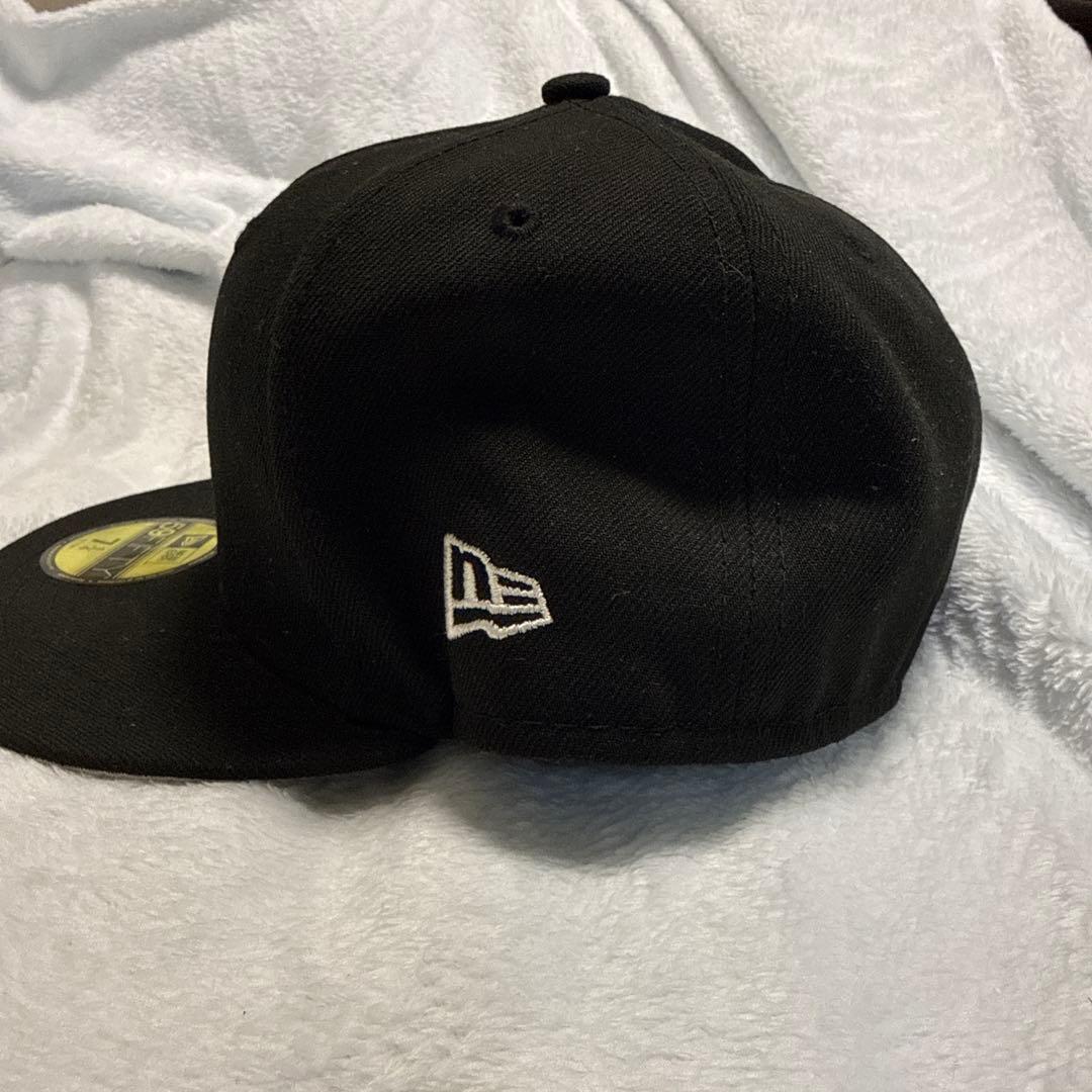 New Era 59FIFTY ブラックキャップsupreme Sロゴ