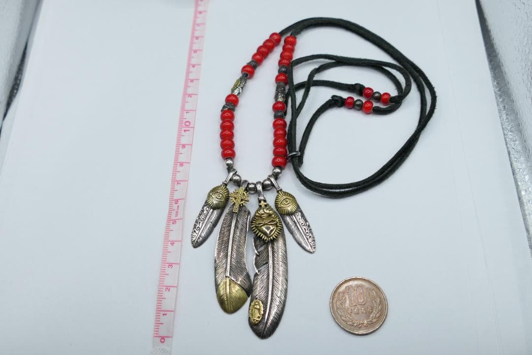 美品　グッドバイブレーション　フェザー　ネックレス　レザーコード