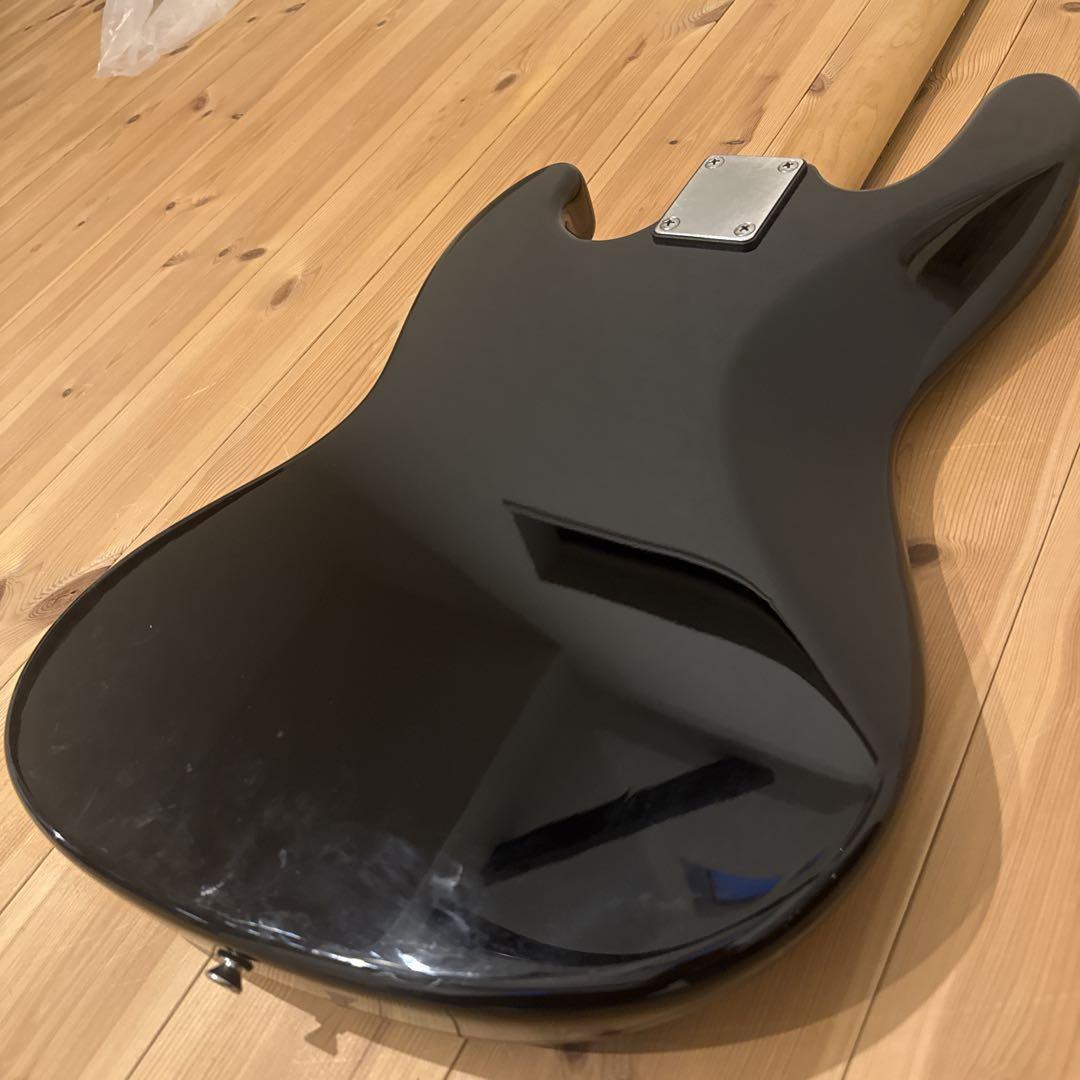 Bacchus Universe Series Jazz Bass 黒　旧ロゴ