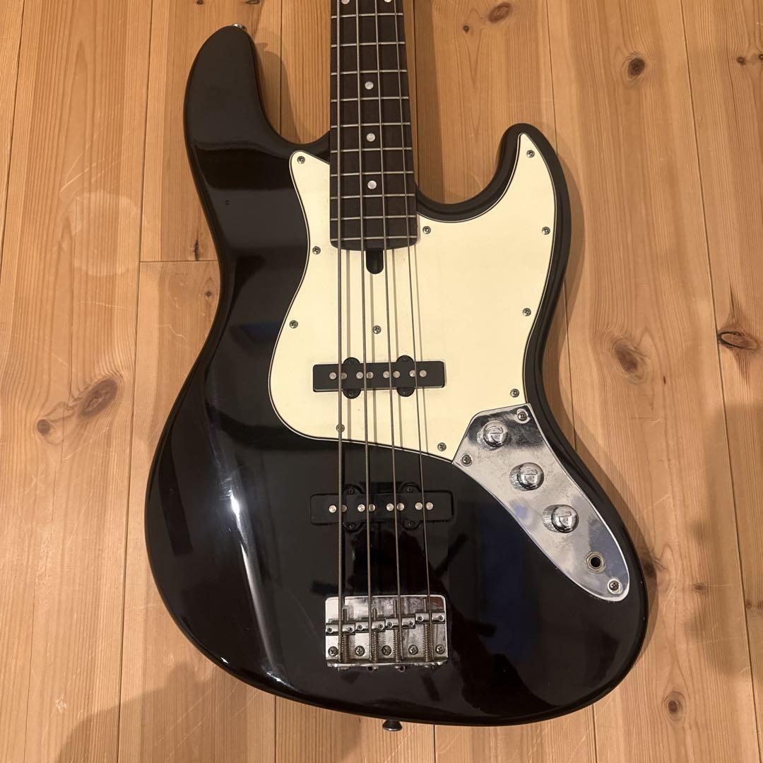 Bacchus Universe Series Jazz Bass 黒　旧ロゴ